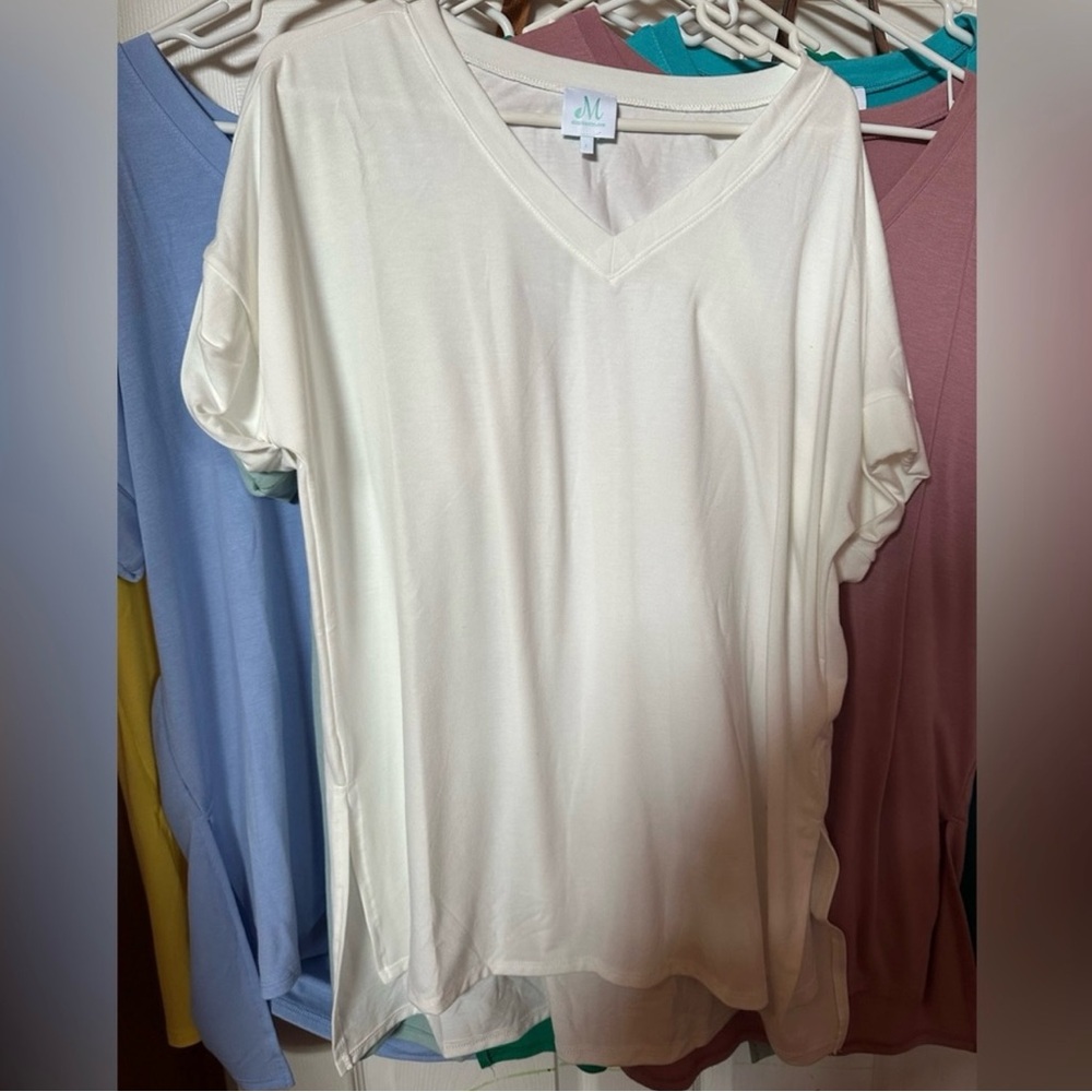 Pink Lily white V neck top